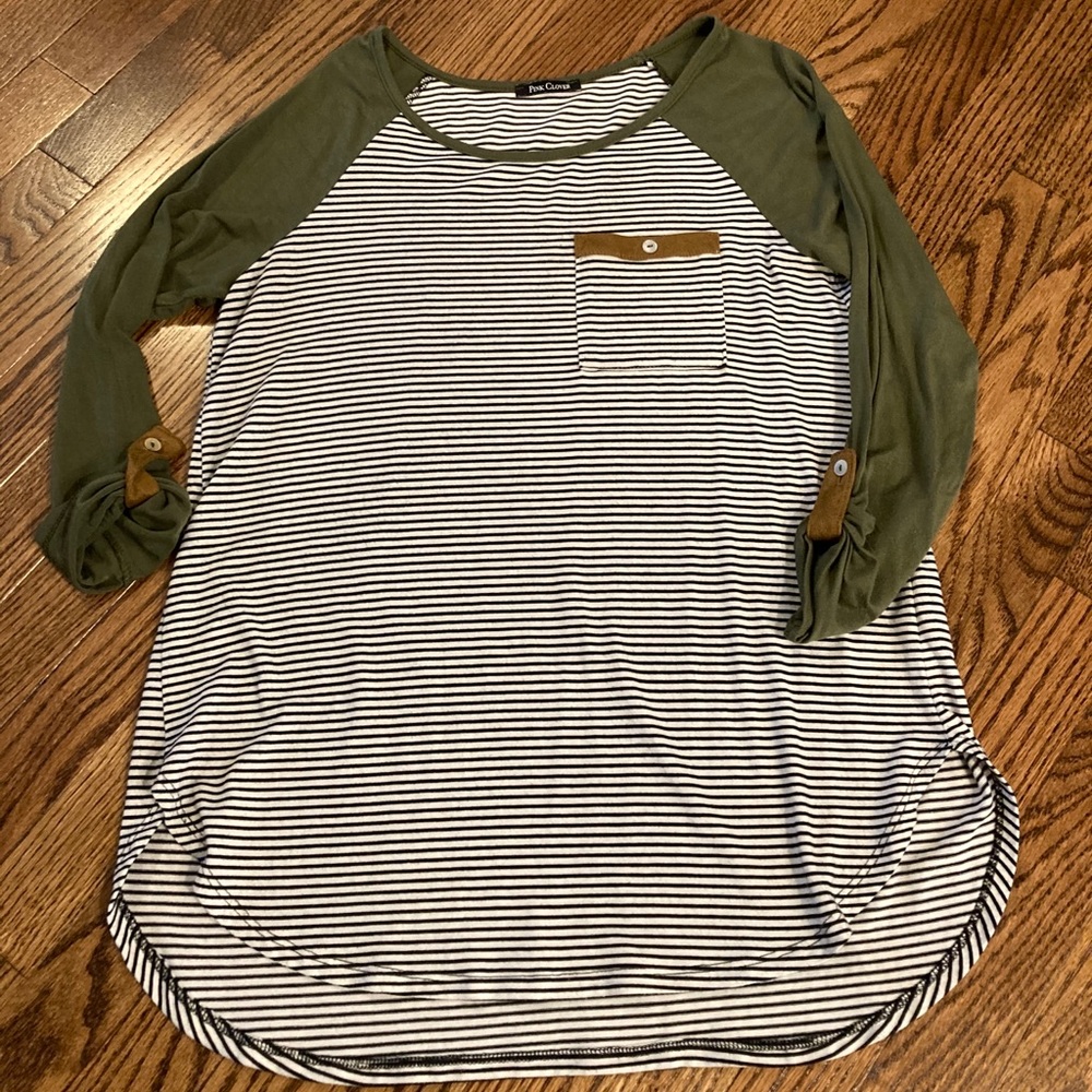 Long sleeve knit shirt